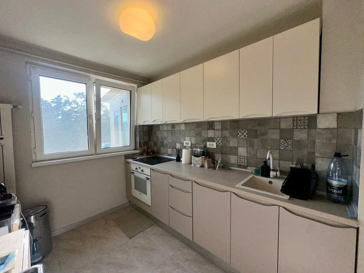 Apartament cu 3 camere semidecomandat, mobilat în Liviu Rebreanu