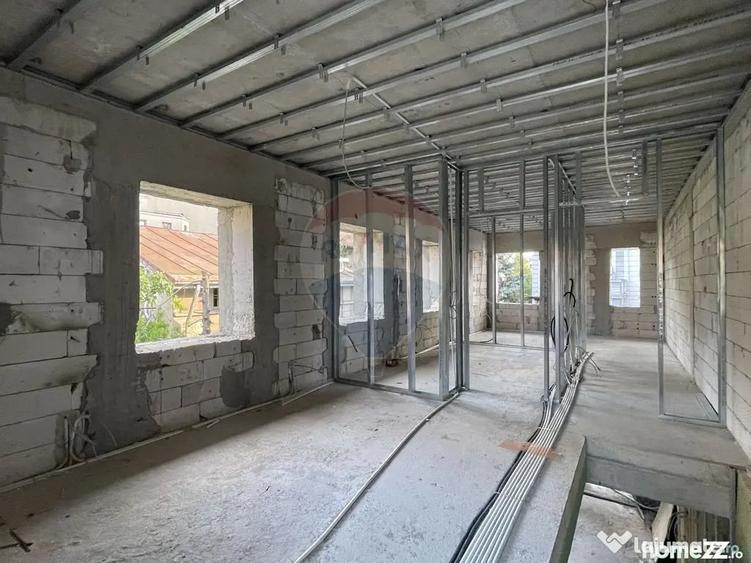 Casă cu 4 camere cu Teren 370 Mp în Dorobanți