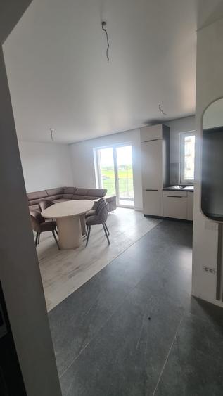 Apartament cu 2 camere decomandat în Berceni