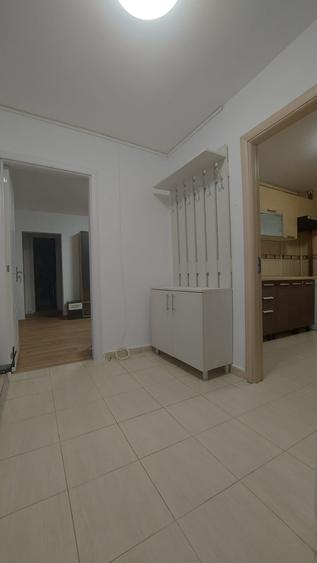 Apartament cu 2 camere semidecomandat în Berceni
