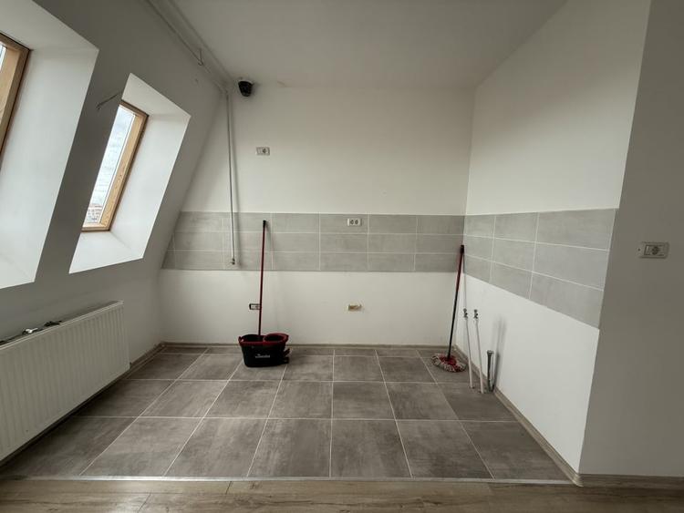 Apartament cu 3 camere decomandat în Aradului