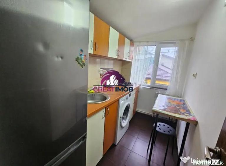 Apartament cu 2 camere semidecomandat, mobilat în Pantelimon