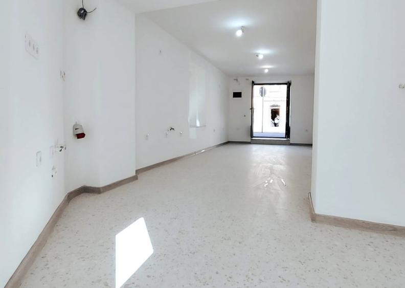 Spațiu comercial, de 34 mp, în Orașul de Jos