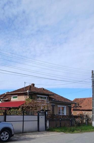 Casă cu 3 camere în Central