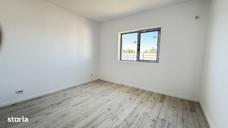 Casă cu 4 camere cu Teren 350 Mp în Clinceni