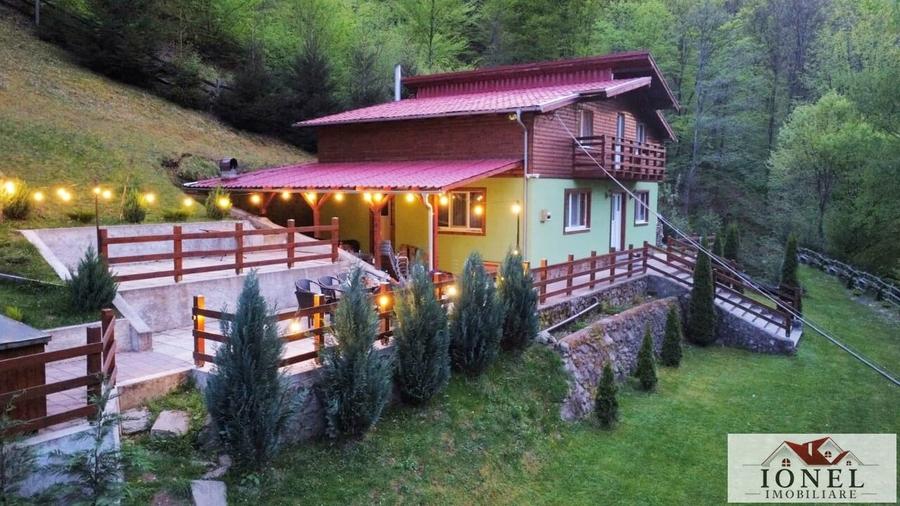 Casă individuală cu 5 camere cu Teren 1078 Mp în Strungari