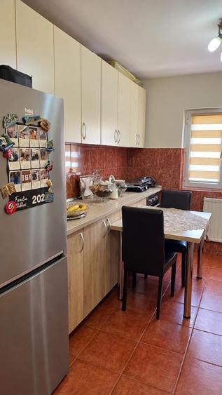 Apartament cu 2 camere decomandat în Girocului