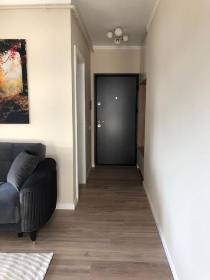Apartament cu 2 camere semidecomandat, mobilat în Florești