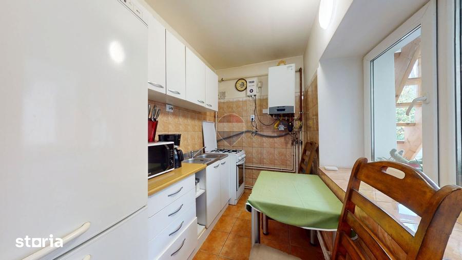Casă cu 5 camere cu Teren 749 Mp în Hălchiu