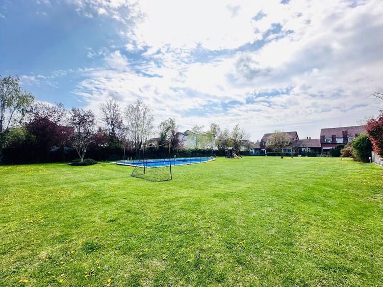 Casă cu 6 camere cu Piscina în Nord-Est