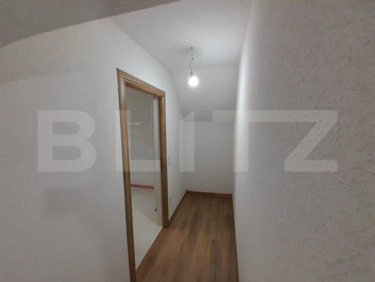 Casă individuală cu 5 camere cu Garaj în Central