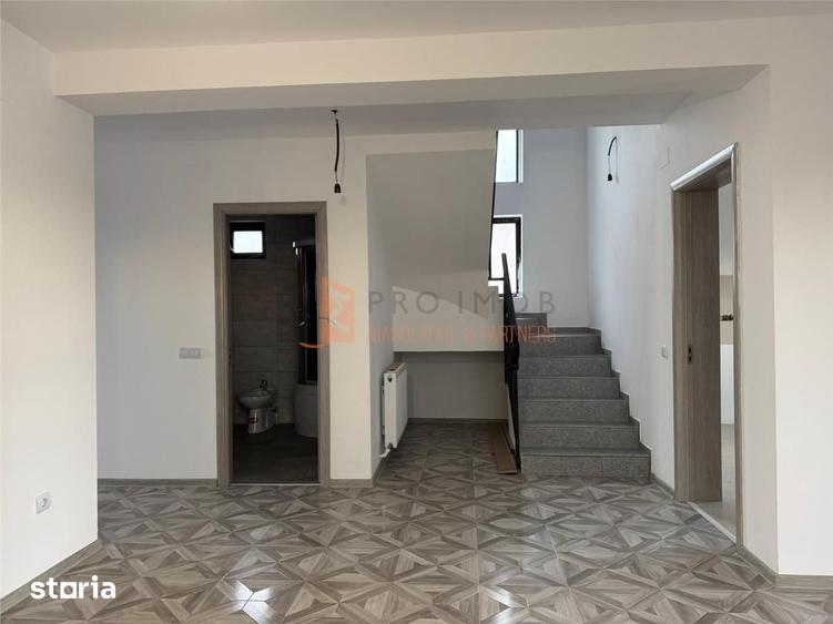Casă cu 5 camere cu Teren 500 Mp în Stâlpu