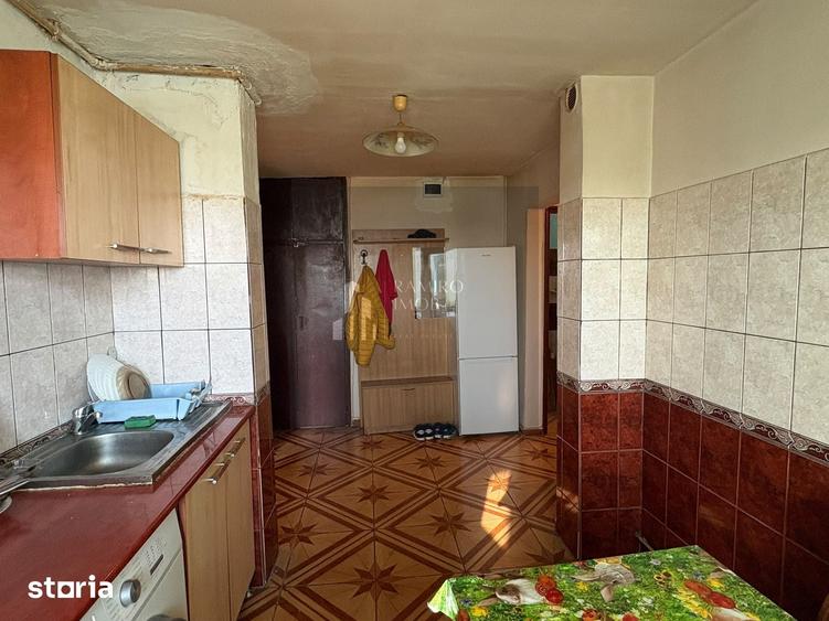 Apartament cu 3 camere decomandat în Berceni