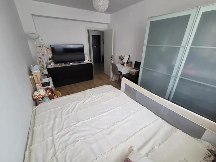 Apartament cu 2 camere decomandat, mobilat în Central