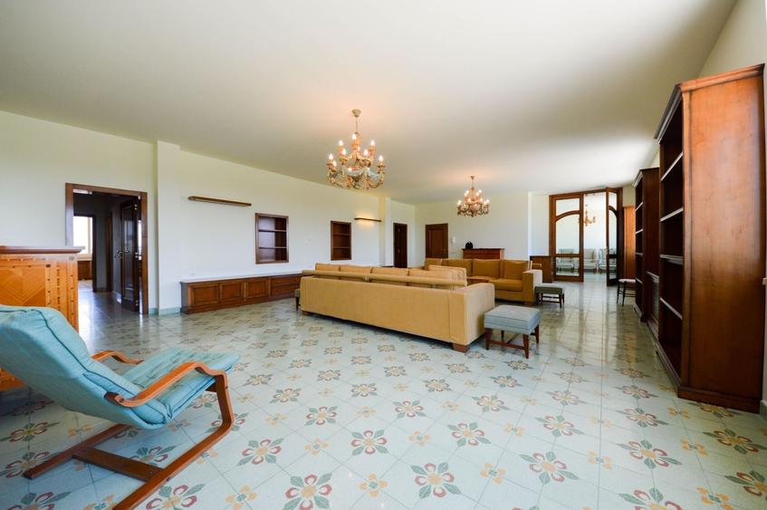 Apartament cu 7 camere decomandat, mobilat în Șoseaua Nordului
