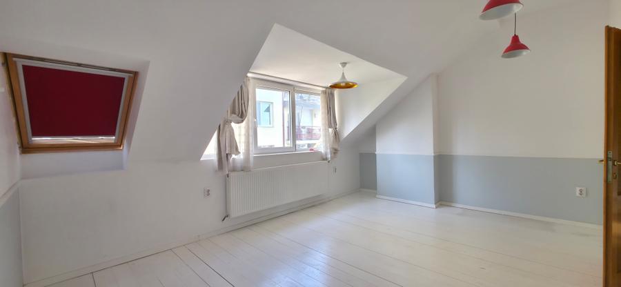 Penthouse cu 4 camere decomandat în Andrei Mureșanu