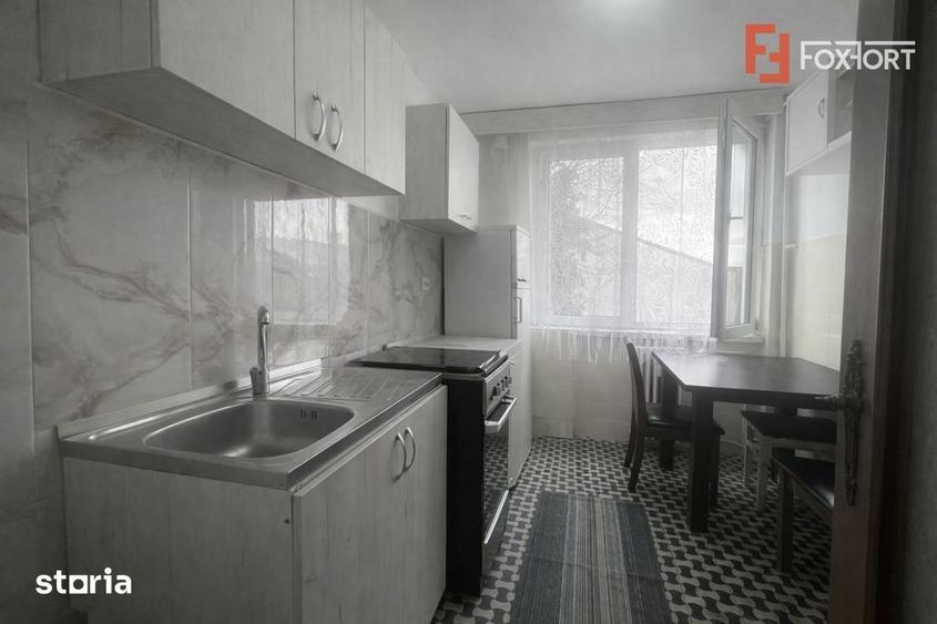 Apartament cu 2 camere, etaj 3, zona Podgoria - Arad - 8
