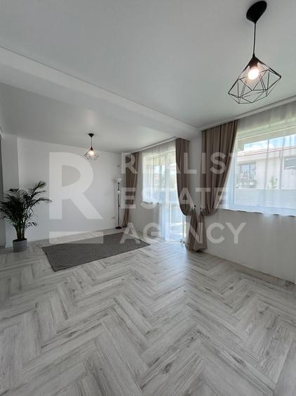 Duplex cu 4 camere cu Canalizare în Exterior Nord
