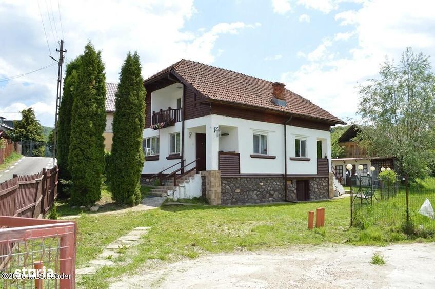 Casă cu 4 camere în Slatina