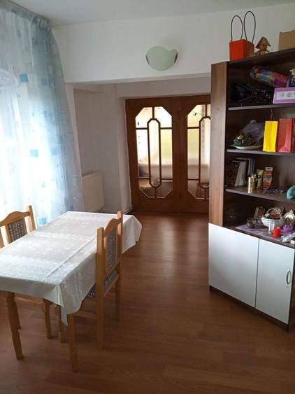 Apartament cu 3 camere în Unirii Sud