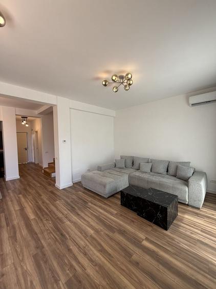 Duplex cu 4 camere cu Canalizare în Central