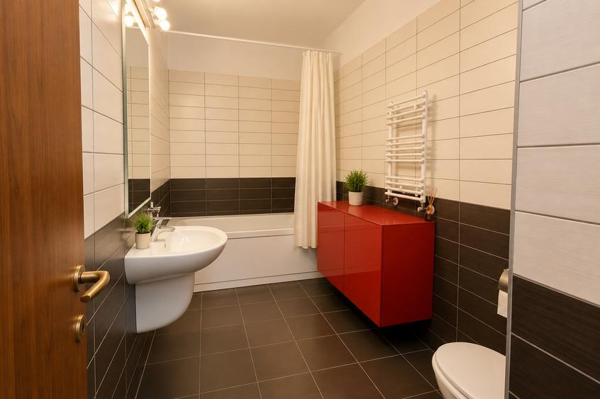 Apartament cu 4 camere decomandat, mobilat în Parcul Carol