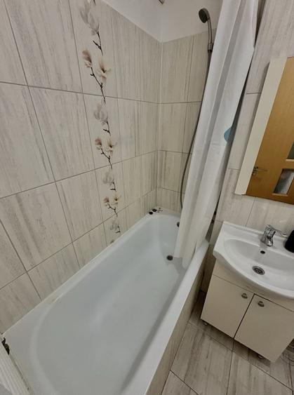 Garsonieră decomandată în Astra