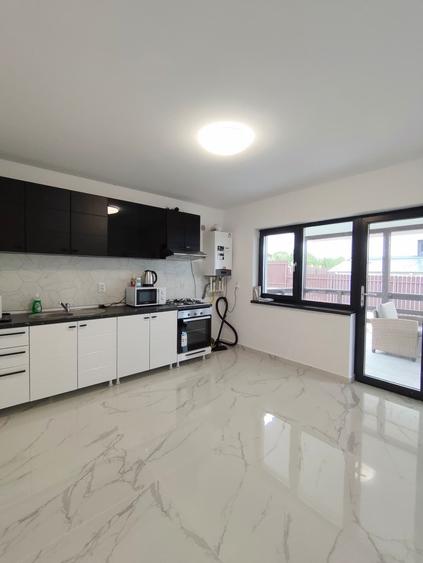 Casă individuală cu 4 camere cu Teren 600 Mp în Pietrărie