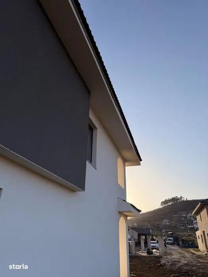 Casă cu 4 camere cu Teren 500 Mp în Dezmir