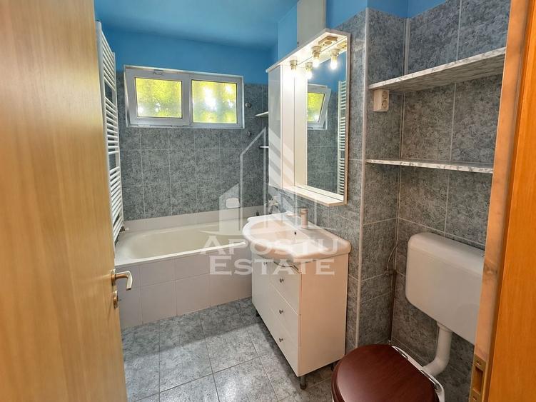 Apartament cu 3 camere decomandat, mobilat în Girocului