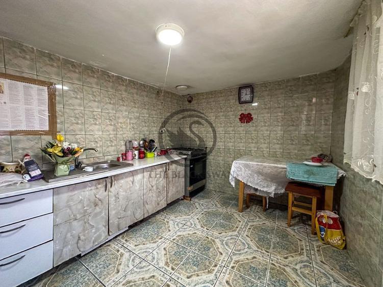 Casă cu 5 camere cu Teren 984 Mp în Blejoi