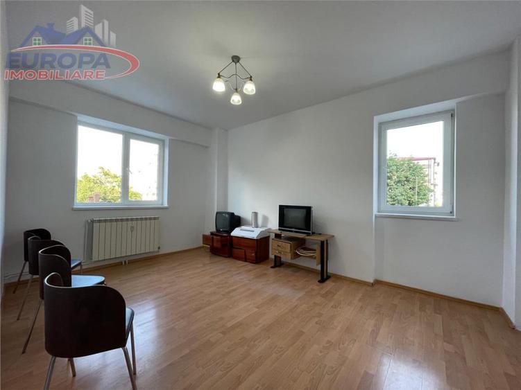 Apartament cu 2 camere decomandat în Babadag