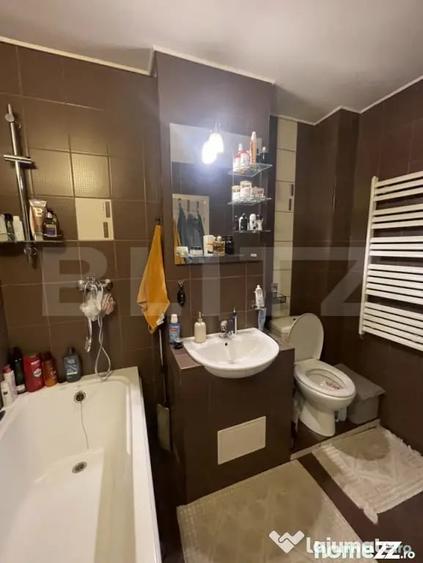 Apartament cu 3 camere decomandat în Ultracentral