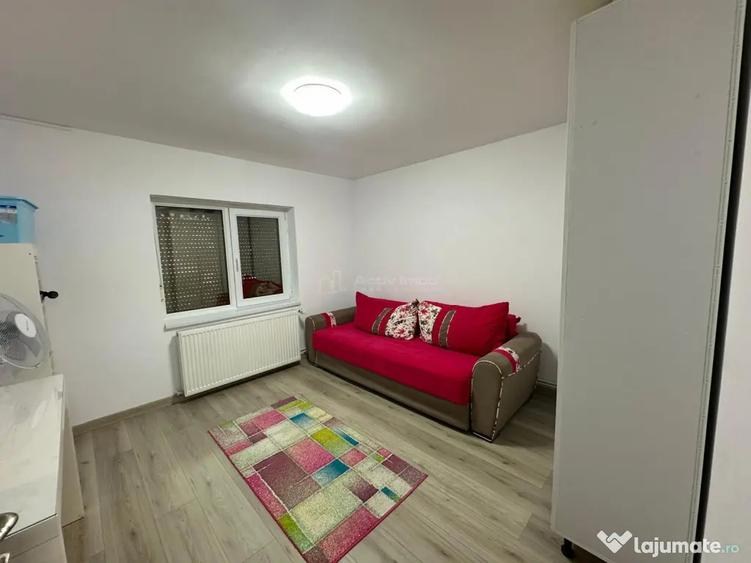 Apartament cu 3 camere decomandat, mobilat în Central