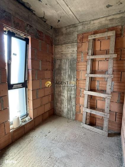 Casă cu 4 camere cu Teren 426 Mp în Central
