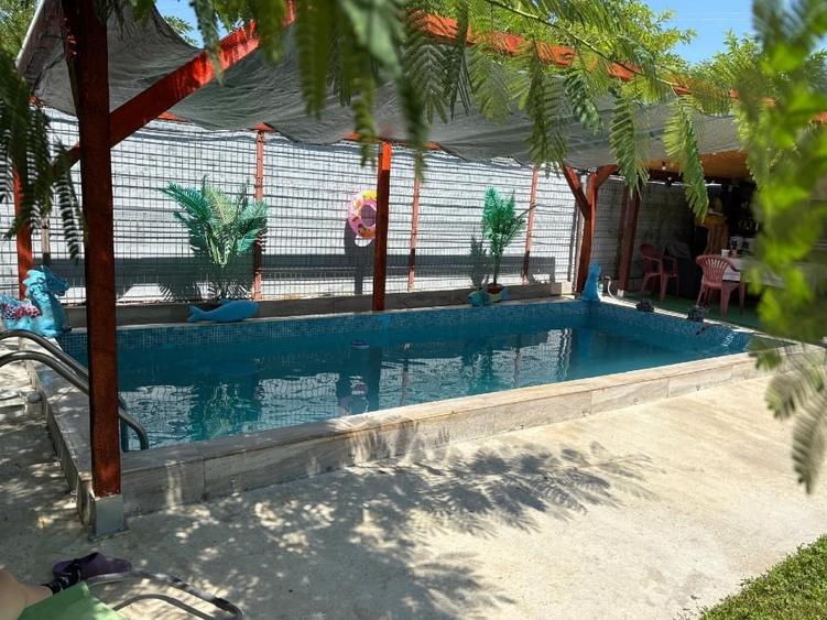 Casă individuală cu 4 camere cu Canalizare în Sărățeni