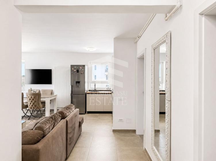 Apartament cu 3 camere semidecomandat, mobilat în Tomis Plus