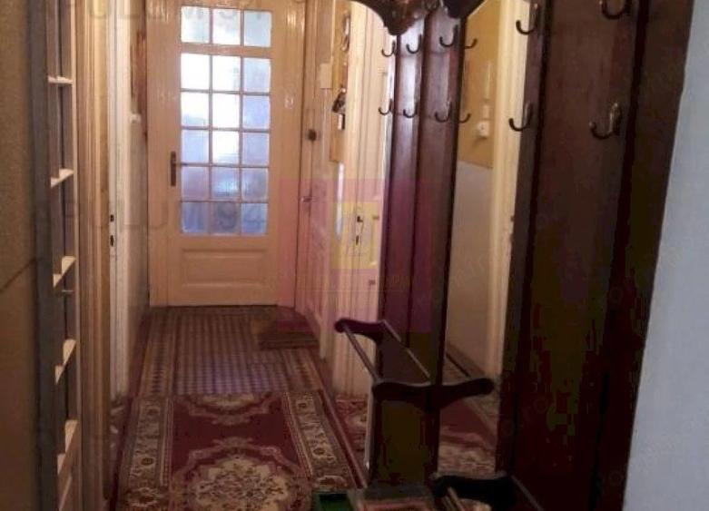 Apartament cu 6 camere decomandat în Plevnei