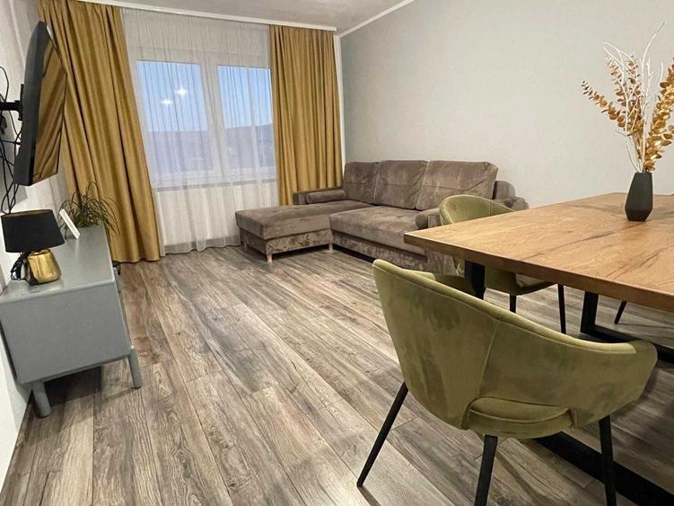 Apartament cu 3 camere decomandat în Tudor