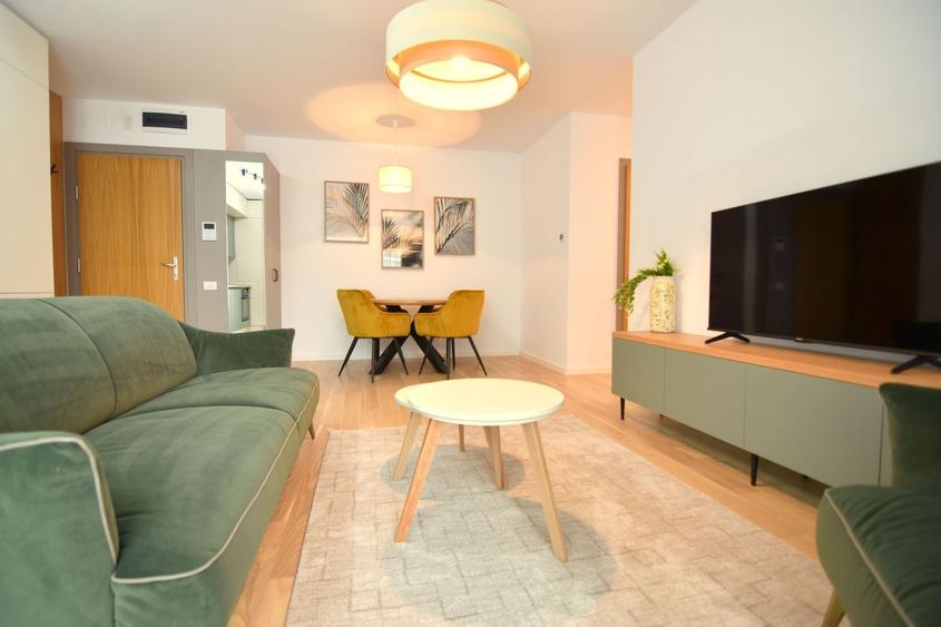 Apartament cu 3 camere, mobilat în Central