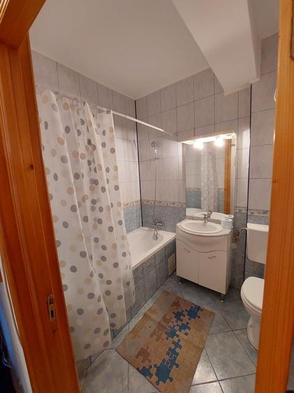 Apartament cu 3 camere în Prundu