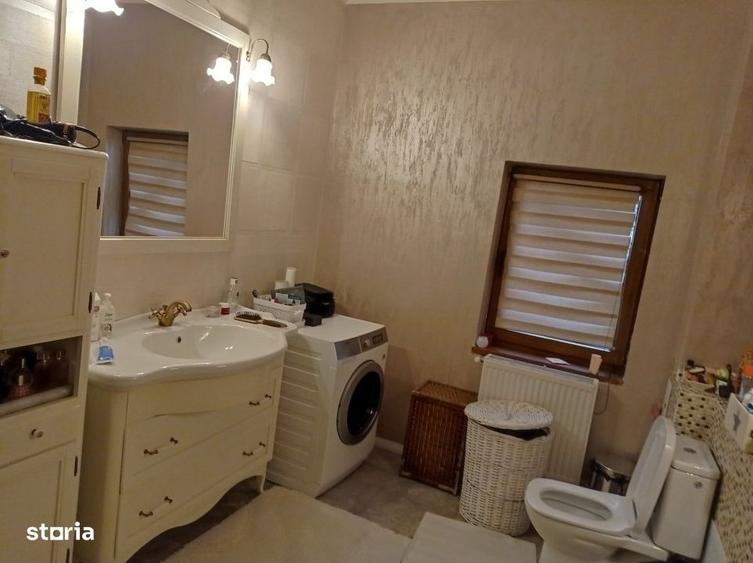 Casă cu 4 camere cu Teren 360 Mp în Craiovei