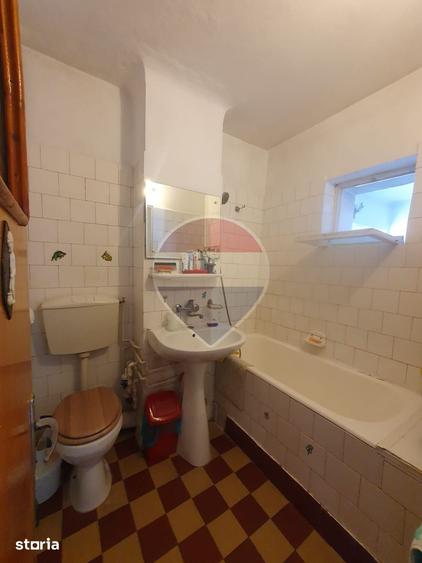 Apartament cu 4 camere decomandat în Sud