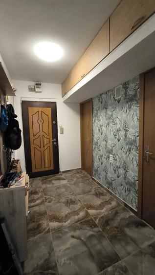 Apartament cu 2 camere semidecomandat în Dacia