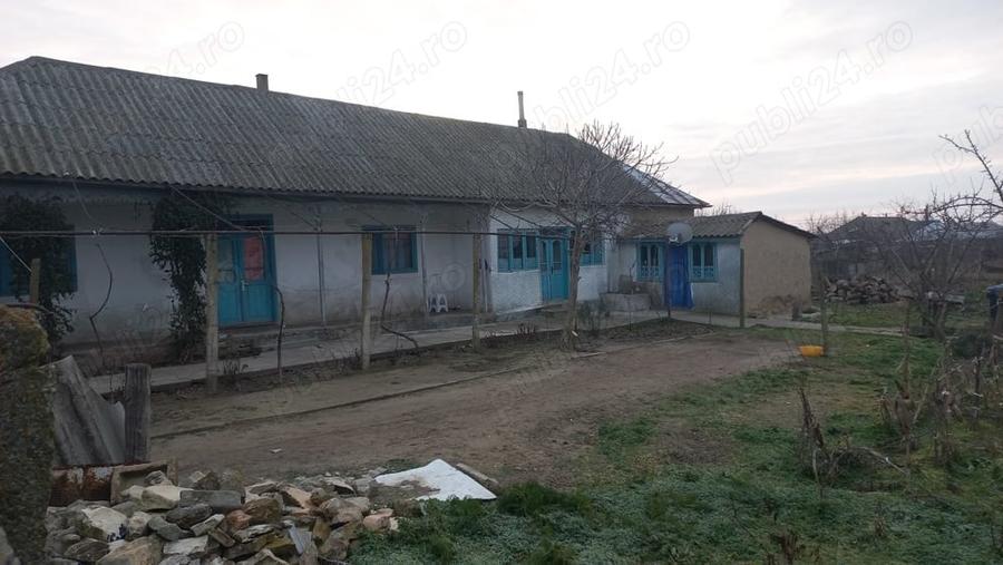 Casă cu 4 camere în Jurilovca