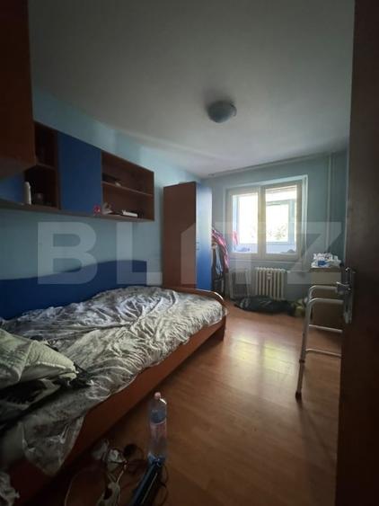 Apartament cu 4 camere nedecomandat în Sebastian