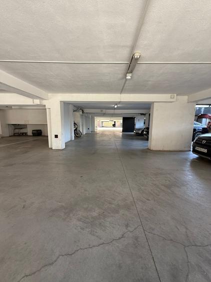 Apartament cu 3 camere semidecomandat în Metalurgiei