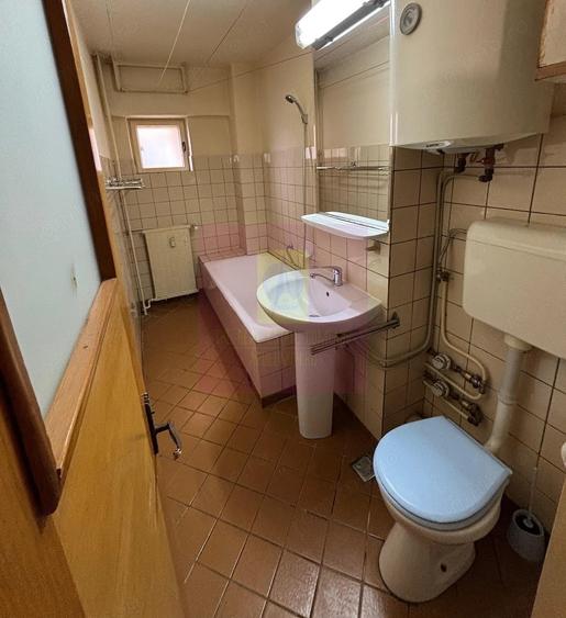 Apartament cu 3 camere decomandat în Decebal