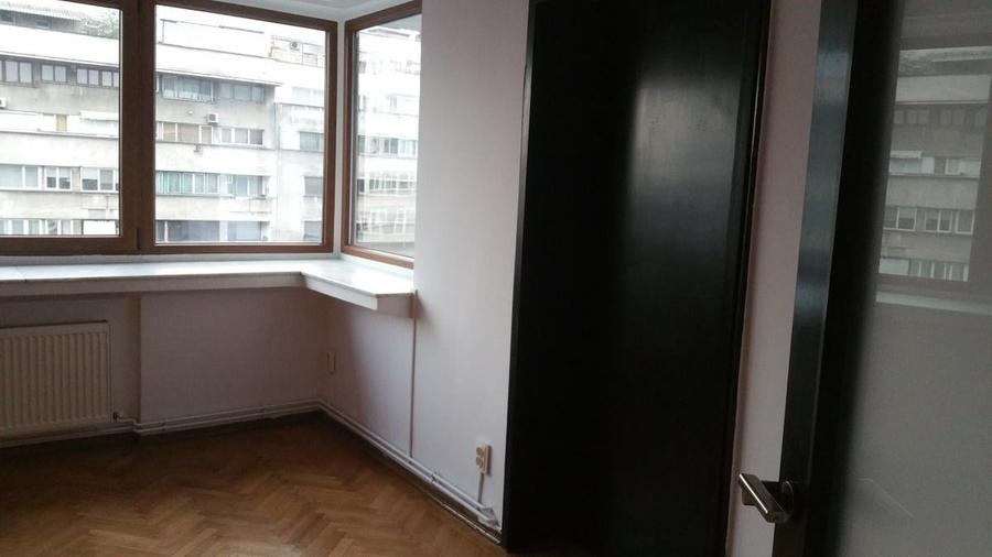 Apartament cu 4 camere decomandat în Universitate