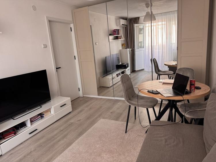Apartament cu 2 camere decomandat în Vitan